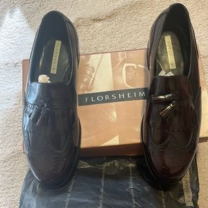 Brand new in box never worn Florsheim burgundy loafers size 10.5